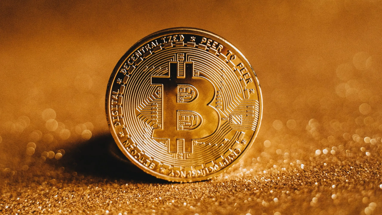 Technical Breakdown: Bitcoin Wedge Pattern Crumbles, Can Bulls Defend $52K? 